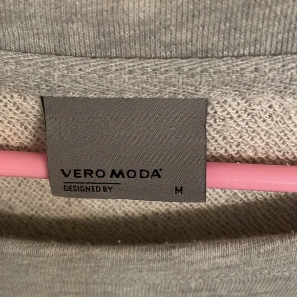 Vero Moda Gray Sweatshirt with Black Bow Design - Picture 2 of 5
